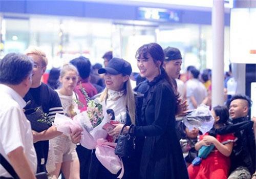 CHUYỆN SHOWBIZ (19/6): Việt Anh lên tiếng về ồn ào ly hôn, Trần Thành - Hari Won hớn hở đón Kim So Hyang đến Việt Nam