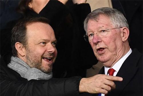 Ed Woodward thẳng thừng gạt bỏ đề nghị cải tổ của Sir Alex