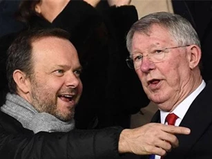 Ed Woodward thẳng thừng gạt bỏ đề nghị cải tổ của Sir Alex