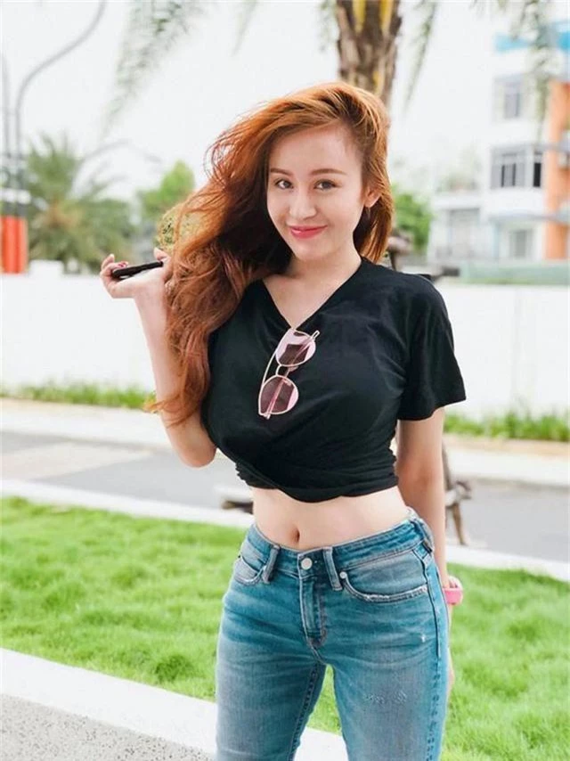 Bà Tưng tái xuất sau thời gian vắng bóng: Tôi đã hết tuổi thích cởi - Ảnh 11. Bà Tưng tái xuất sau thời gian vắng bóng: Tôi đã hết tuổi thích cởi - Ảnh 11.