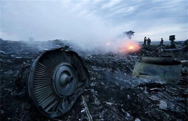 Công bố 4 nghi phạm vụ bắn rơi máy bay MH17 khiến 298 người thiệt mạng - 2