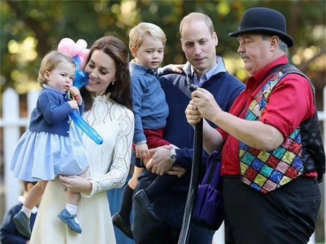 prince-william-kate-middleton-prince-george-and-princess-charlotte_32010962