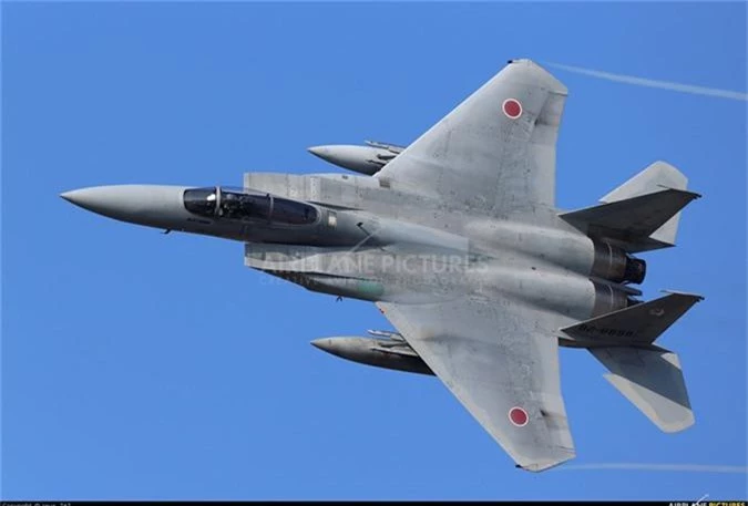 Nhat dang co trong tay bao nhieu tiem kich hang nang F-15?-Hinh-2