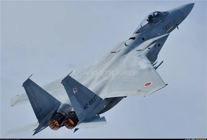 Nhat dang co trong tay bao nhieu tiem kich hang nang F-15?-Hinh-5