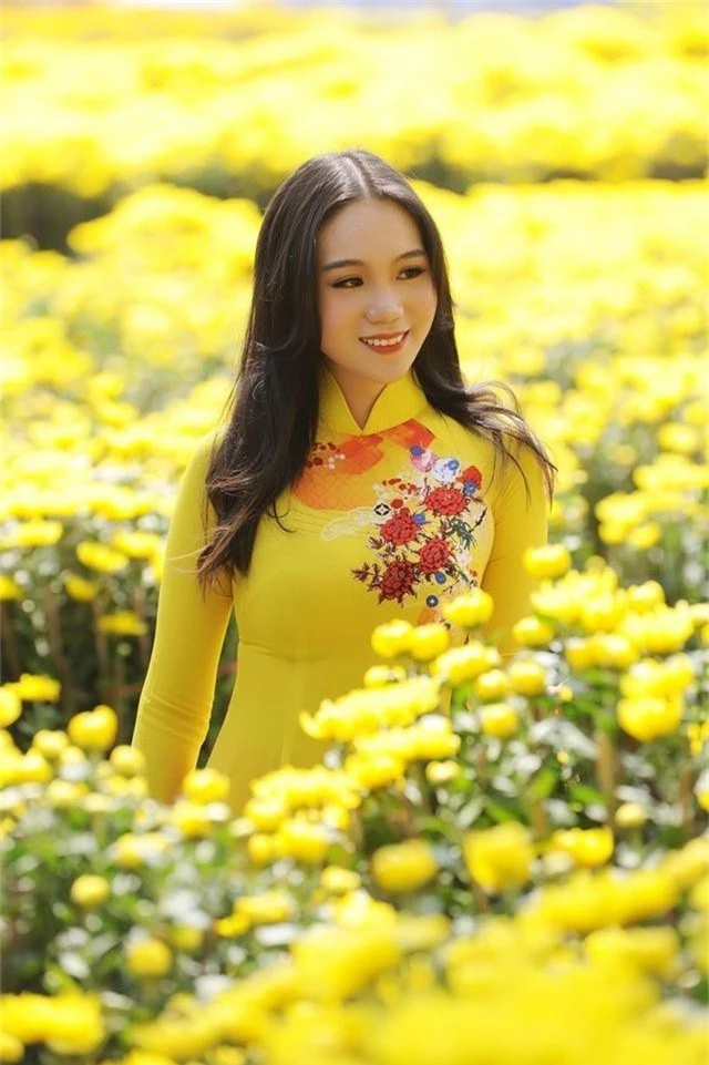 Những cô con gái tài năng, xinh đẹp, nói tiếng Anh như gió của sao Việt - 16