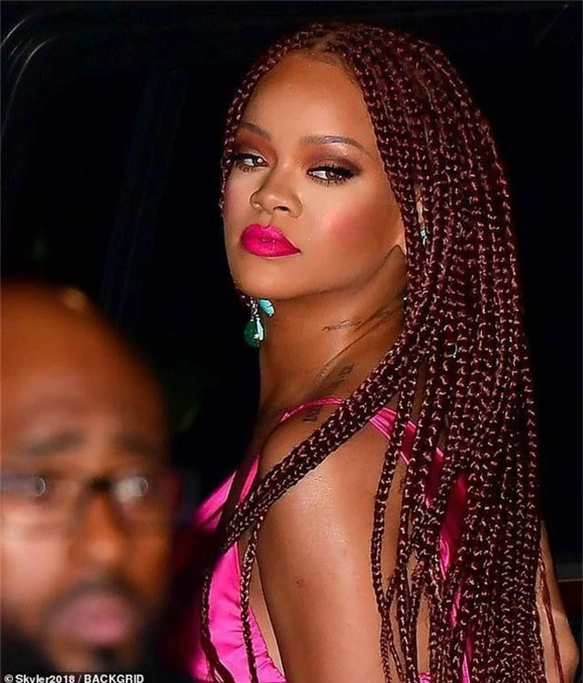 Rihanna tăng cân vẫn xinh đẹp - 5