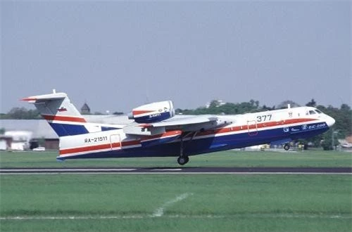  Be-200 Altair là thủy phi cơ đa năng cực kỳ độc đáo do Công ty máy bay Beriev thiết kế và được Liên hiệp hàng không Irkut sản xuất. Nguồn ảnh: Airliners.net
