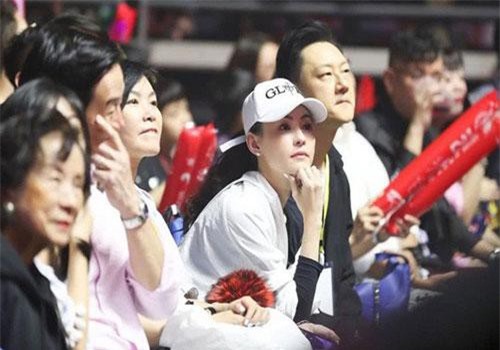 Lộ diện bạn trai đại gia - bố con trai thứ 3 của Trương Bá Chi giữa ồn ào nói dối, ở bẩn