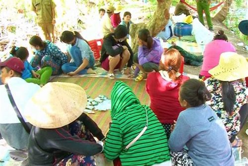 Vĩnh Long: Phá tụ điểm đánh bạc của quý bà