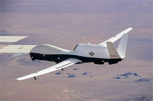 Báo Mỹ: UAV quân sự của Washington bị Iran bắn rơi ở không phận quốc tế - 1