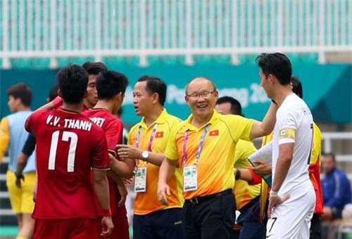 Khi bốc thăm World Cup nóng từng giờ: Thầy Park lại “ghi bàn” không tưởng