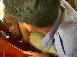 Nghệ An: Người đàn ông bị khống chế giao công an vì hành hung vợ trên tàu