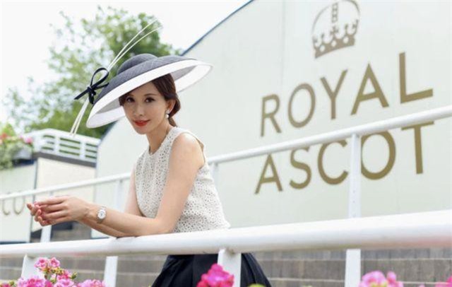 “Cô dâu mới” Lâm Chí Linh tái xuất xinh đẹp sau đám cưới bí mật