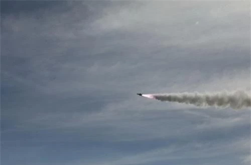 Tên lửa Khordad thế hệ 3 đạt tầm bắn 100km. Nguồn ảnh: defence.pk