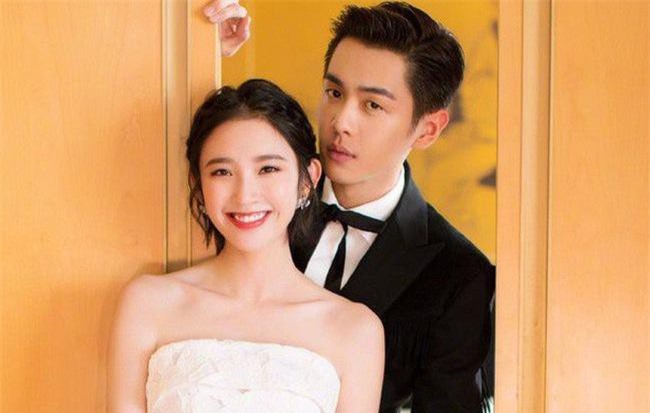 Cbiz sắp có tin vui, cặp đôi “tiên đồng - ngọc nữ” chuẩn bị kết hôn sau 8 năm hẹn hò?