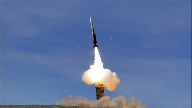 Iran ra mắt tên lửa diệt F-22, B-2 Mỹ: Thực hư thế nào?