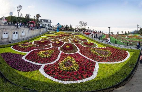 Bà Nà Hills và hành trình đánh thức thành phố ngủ quên thành “điểm đến của thế giới”