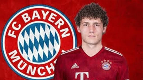 9. Benjamin Pavard (từ VfB Stuttgart tới Bayern Munich). Giá: 31,5 triệu bảng.