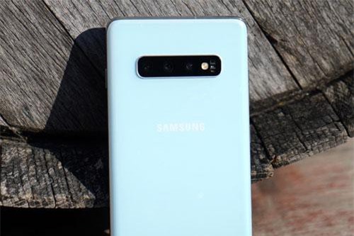 Samsung Galaxy S10 giảm giá 5,7 triệu đồng tại Việt Nam