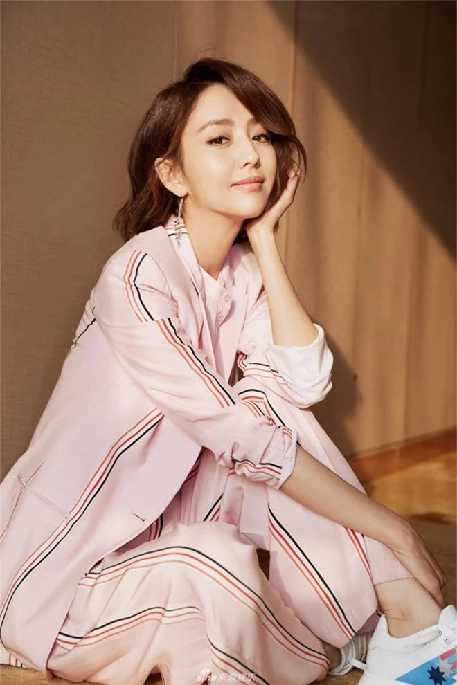 Lộ diện Tứ đại nữ thần 2019: Lưu Diệc Phi giữ chắc ngôi vị, duy nhất Yoona đến từ xứ Hàn lọt top - Ảnh 7.