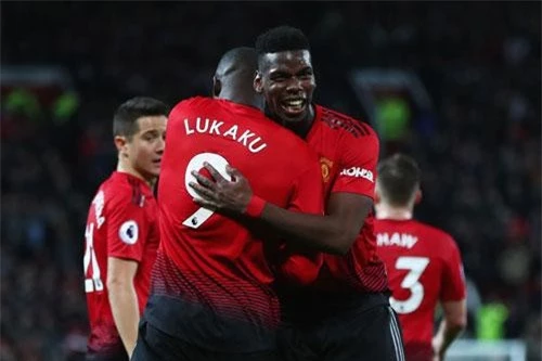 HLV Solskjaer muốn bán cả Lukaku và Pogba.