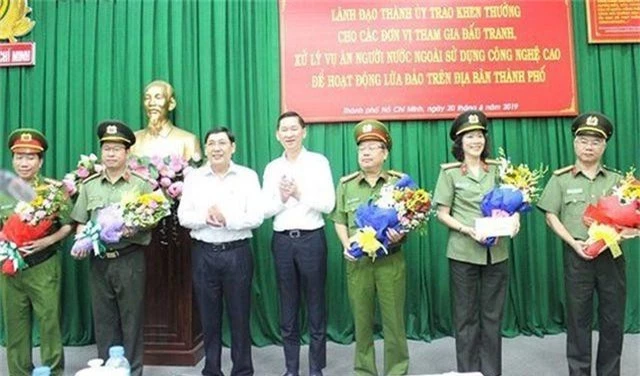 Khen thưởng lực lượng phá băng nhóm người nước ngoài lừa đảo công nghệ - 1