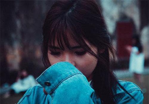 Tôi không ngờ sau khi bí mật bị bại lộ, con gái tôi lại thù ghét mẹ và học hành sa sút đến thế