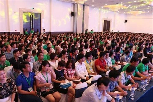 Các buổi đào tạo do group Phát triển doanh nghiệp Việt tổ chức luôn có hàng nghìn người tham dự.