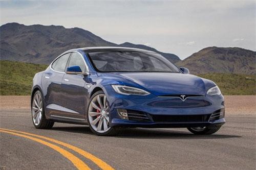 1. Tesla Model S Long Range (quãng đường di chuyển mỗi lần sạc đầy pin: 539 km).