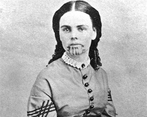 Cô gái có hình xăm đáng sợ và câu chuyện bi kịch phía sau