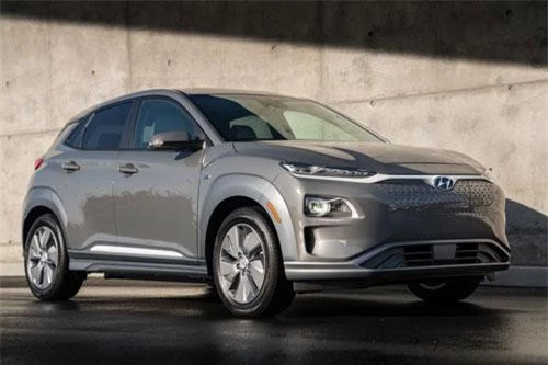 4. Hyundai Kona Electric (quãng đường di chuyển mỗi lần sạc đầy pin: 415 km).