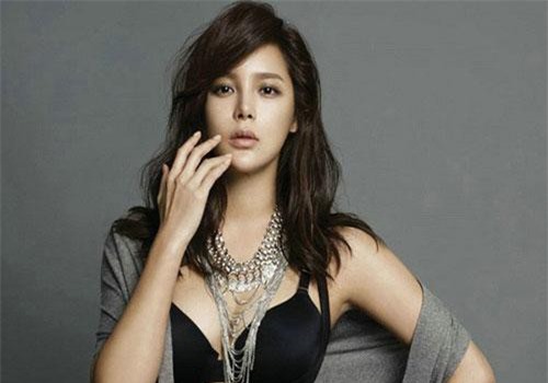 Cuộc đời đầy sóng gió của Hoa hậu Hàn Quốc: Bị bắt khi mang thai 7 tháng vẫn dùng chất cấm, chồng đại gia vội vàng ly hôn