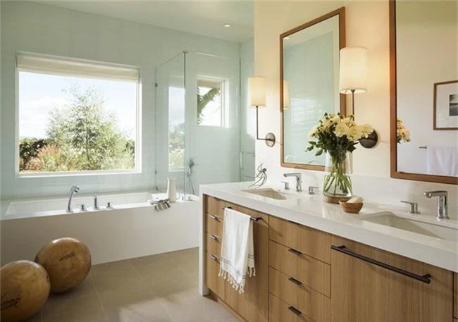 Bất kể diện tích lớn nhỏ, chỉ nhờ mẹo thiết kế này mà căn phòng tắm luôn khiến người dùng thoải mái - Ảnh 19.