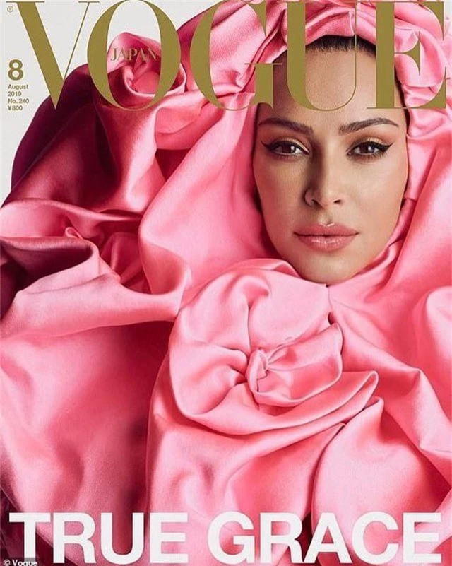 Kim Kardashian xuất hiện trên ba phiên bản trang bìa Vogue Nhật Bản - 3