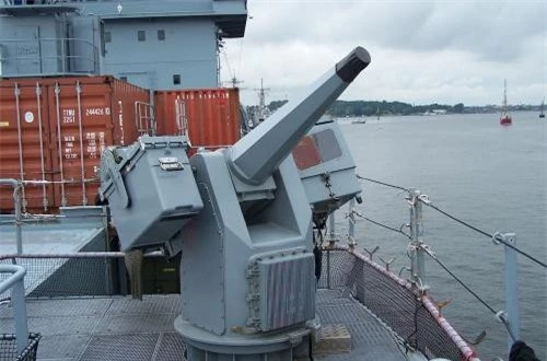 Hai khẩu pháo tự động MGL-27 cỡ 27mm có tốc độ bắn 1.700 phát/phút. Nguồn ảnh: Wikipedia