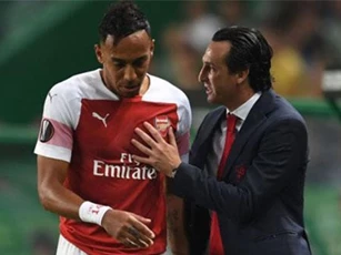 Bóng gió chỉ trích HLV Unai Emery, Aubameyang sắp rời Arsenal?