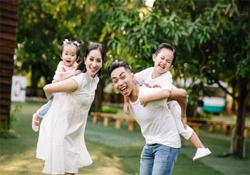 Gia đình Khánh Thi Gia đình Khánh Thi
