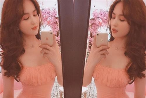 Ngọc Trinh đăng ảnh sexy nhưng fan chỉ chú ý đến lời khuyên dành cho "gái độc thân"
