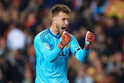 Barcelona vô tình có tân binh đầu tiên theo cách ít ai ngờ đến