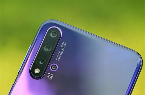 Smartphone cấu hình ‘khủng’, 4 camera, pin sạc siêu tốc, giá hơn 10 triệu