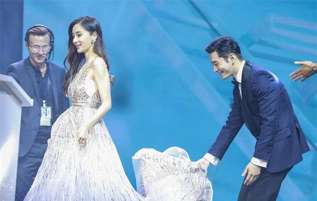 Huỳnh Hiểu Minh - Angelababy thực chất đã ly hôn, hình ảnh thân mật "làm màu" che mắt thiên hạ?