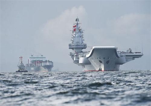 Soi nhóm tác chiến tàu sân bay đầu tiên của Trung Quốc