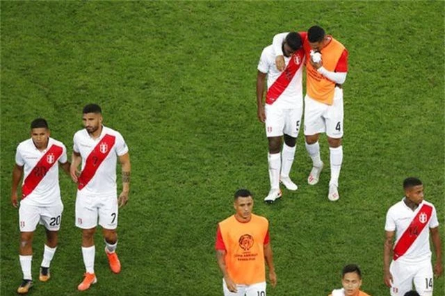 Brazil 5-0 Peru: Chiến thắng tưng bừng - 1
