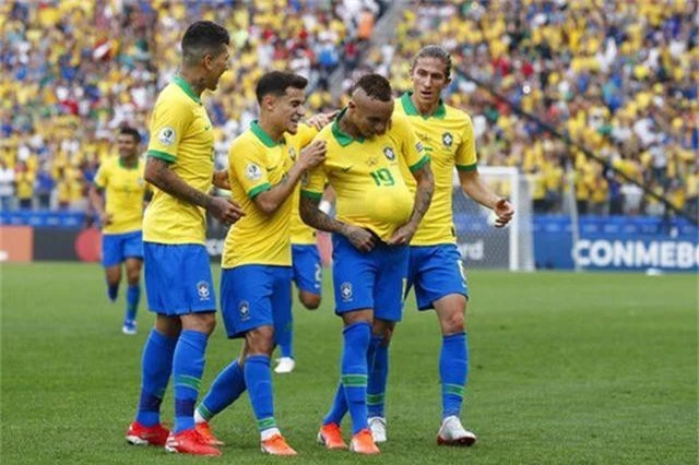 Brazil 5-0 Peru: Chiến thắng tưng bừng - 2
