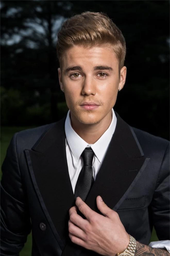 Hà Nội nóng 40 độ cũng không đọ được với thần thái và body siêu hot một thời của Justin Bieber - Ảnh 10.