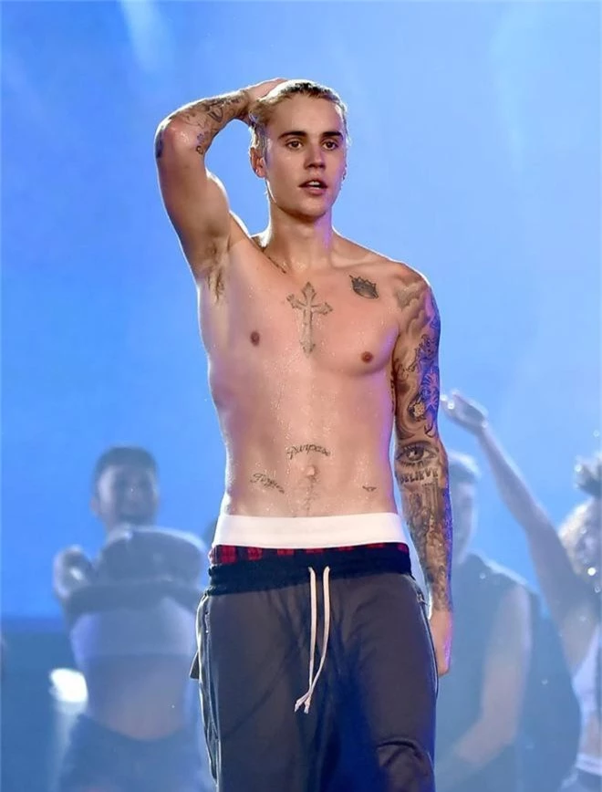 Hà Nội nóng 40 độ cũng không đọ được với thần thái và body siêu hot một thời của Justin Bieber - Ảnh 4.