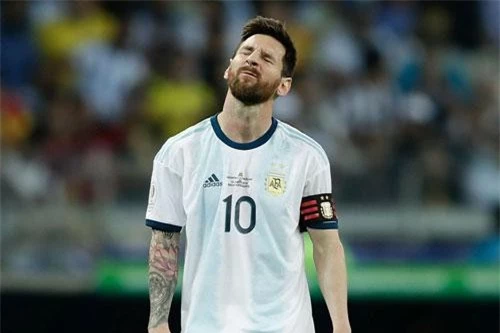 ĐT Argentina của Messi đang đứng trước nguy cơ bị loại.