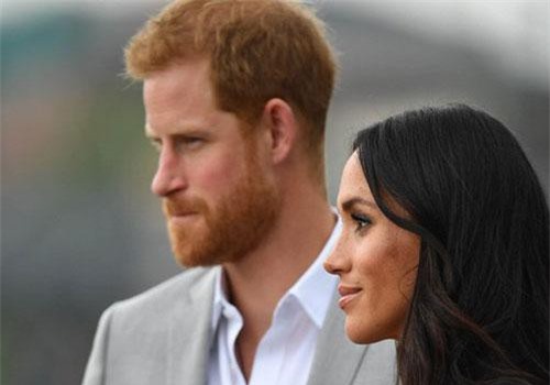 Người dùng mạng chỉ ra một loạt điểm bất thường làm dấy lên nghi vấn Hoàng tử Harry và Meghan Markle rục rịch ly hôn