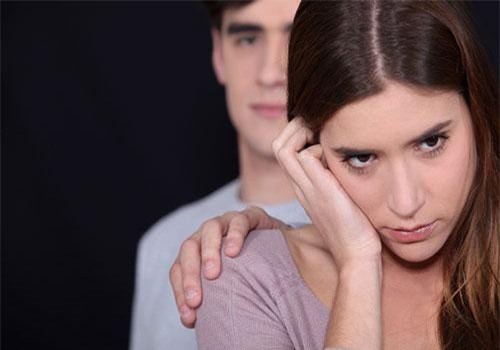 Bỗng một ngày, chồng mang một người đàn ông quyến rũ về cho ở với vợ, tôi càng kinh ngạc hơn khi anh ta tiết lộ bản thỏa thuận trước đó của chồng