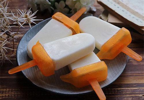 Làm kem sữa tươi chỉ trong 3 nốt nhạc - cực hợp cho bé nào lười uống sữa!